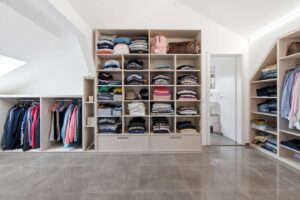 Ankleidezimmer im OG